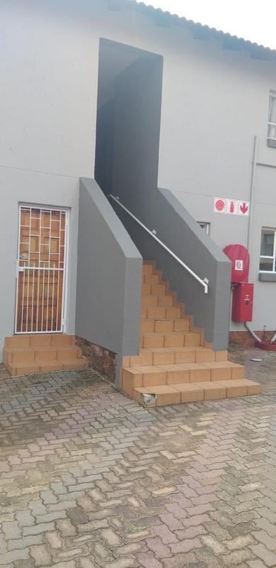 2 Bedroom Property for Sale in Rensburg Gauteng
