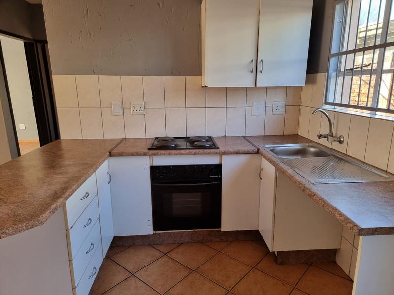 2 Bedroom Property for Sale in Rensburg Gauteng