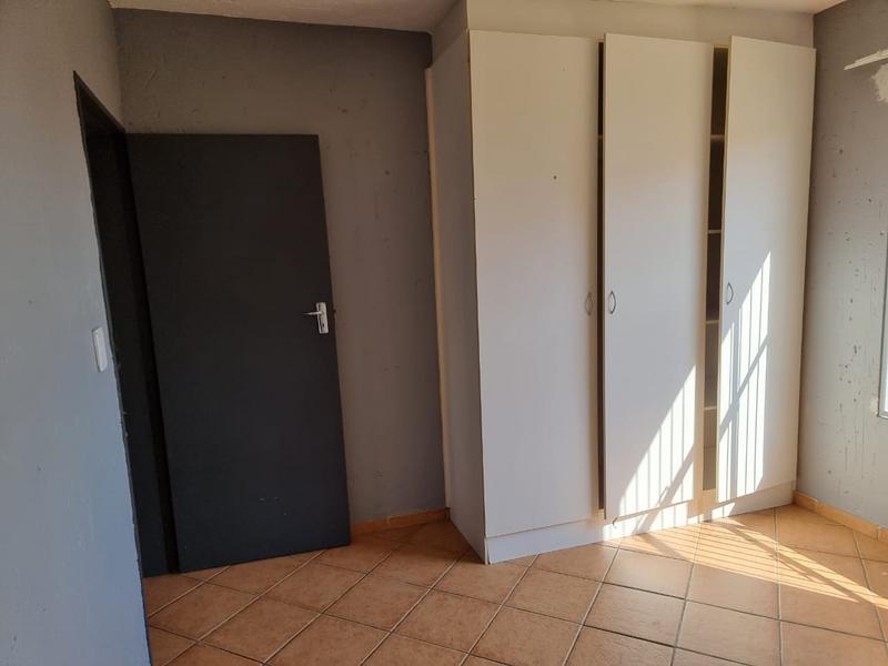 2 Bedroom Property for Sale in Rensburg Gauteng