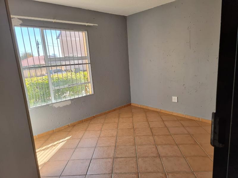 2 Bedroom Property for Sale in Rensburg Gauteng