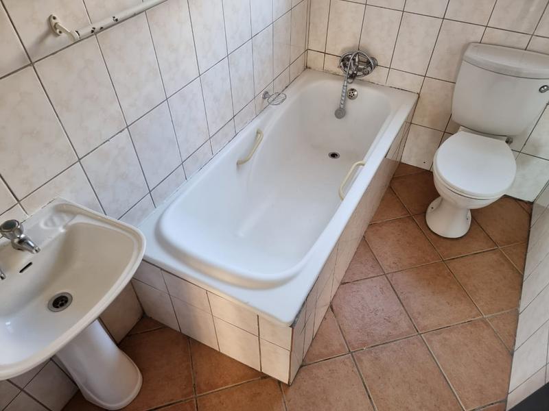 2 Bedroom Property for Sale in Rensburg Gauteng