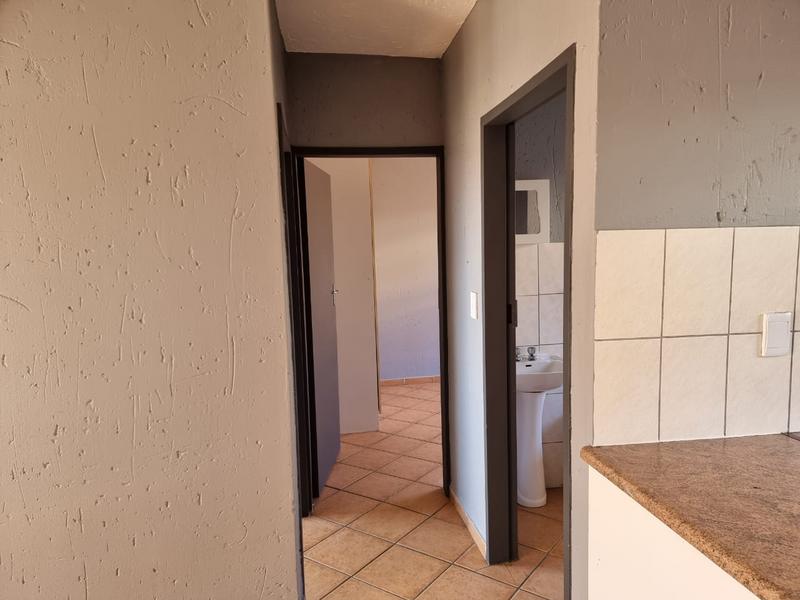 2 Bedroom Property for Sale in Rensburg Gauteng