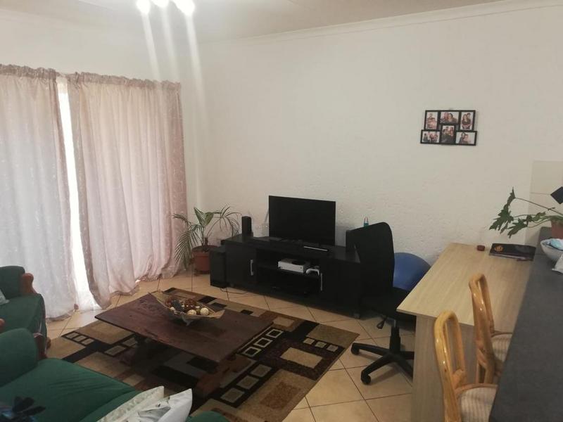 1 Bedroom Property for Sale in Rensburg Gauteng