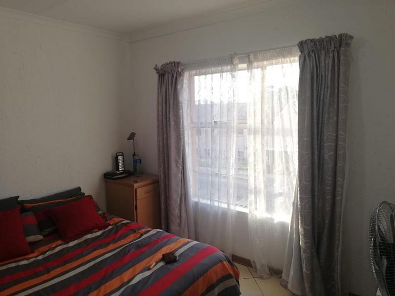 1 Bedroom Property for Sale in Rensburg Gauteng
