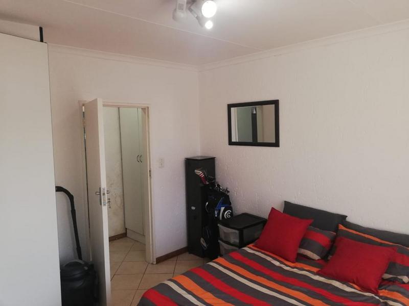 1 Bedroom Property for Sale in Rensburg Gauteng
