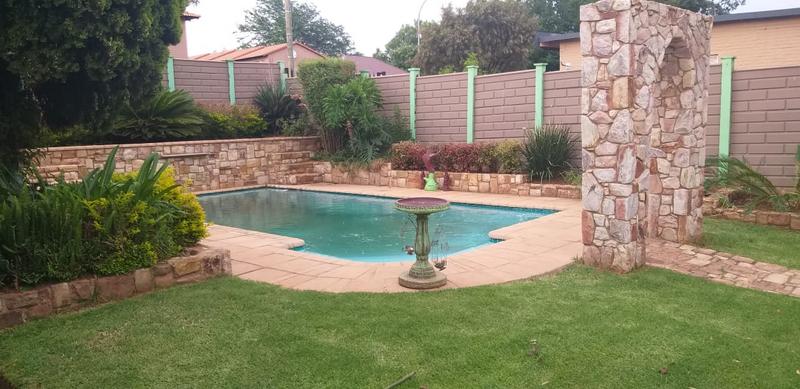 4 Bedroom Property for Sale in Rensburg Gauteng