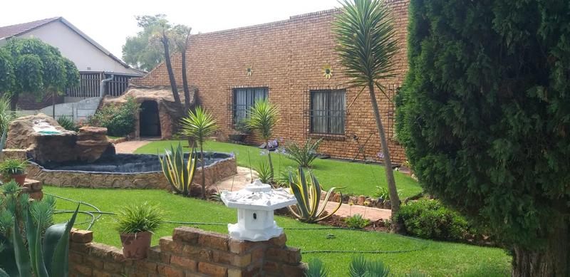 3 Bedroom Property for Sale in Rensburg Gauteng