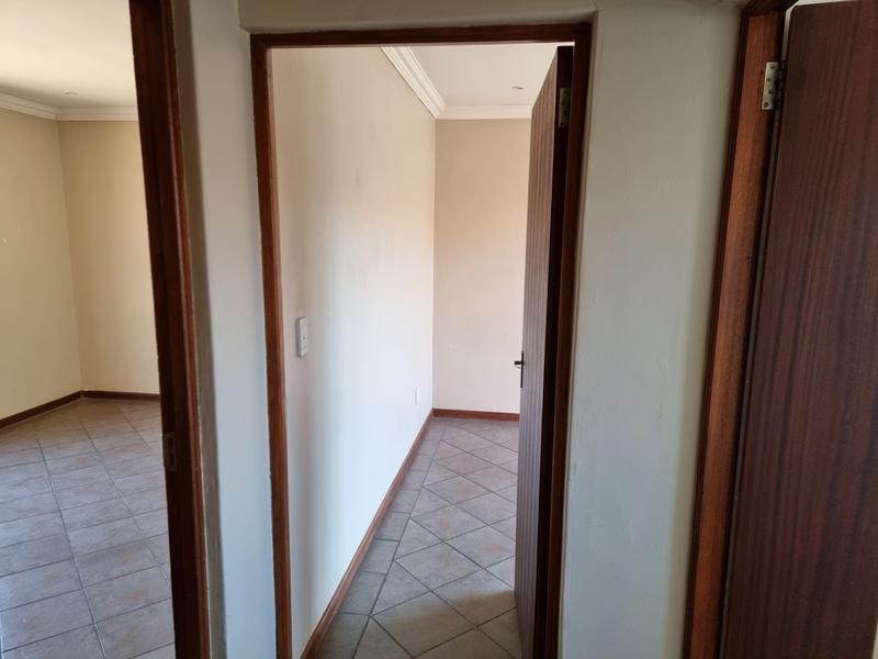 2 Bedroom Property for Sale in Rensburg Gauteng