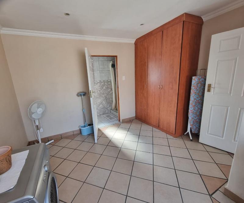 6 Bedroom Property for Sale in Heidelberg Gauteng