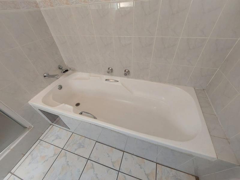 2 Bedroom Property for Sale in Northcliff Gauteng