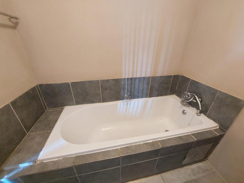 2 Bedroom Property for Sale in Fleurhof Gauteng