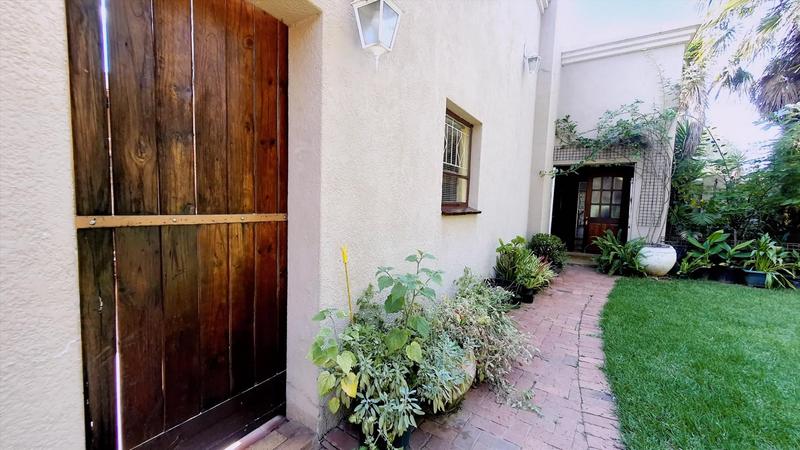 5 Bedroom Property for Sale in Elardus Park Gauteng