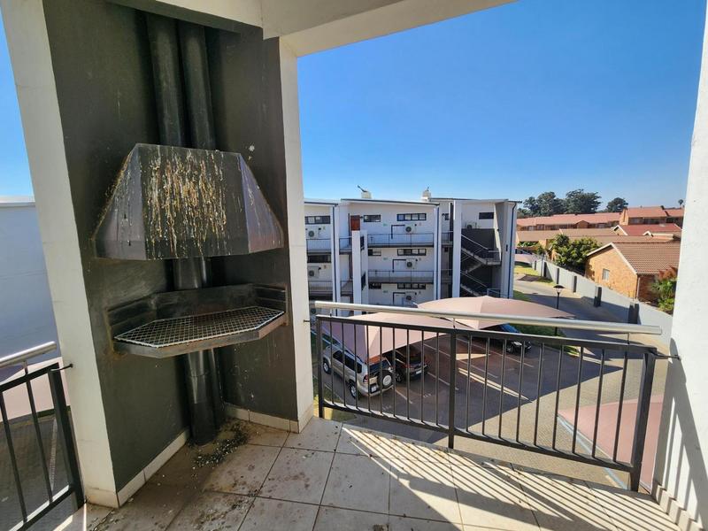 2 Bedroom Property for Sale in Elardus Park Gauteng