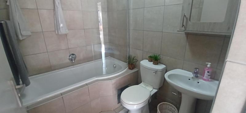 2 Bedroom Property for Sale in La Montagne Gauteng