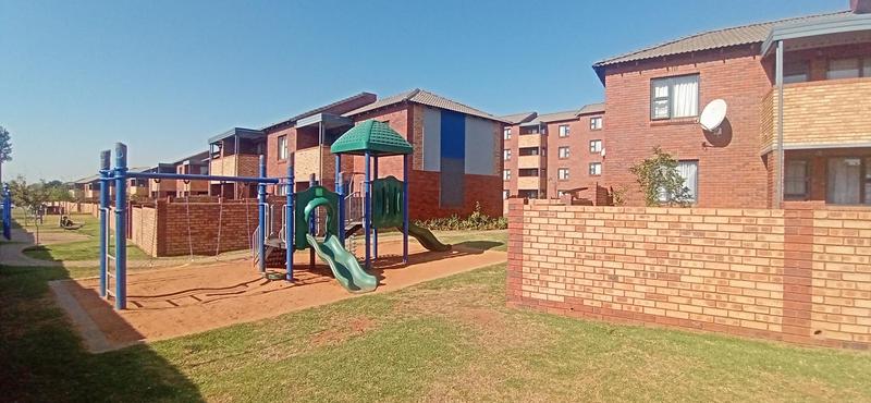 2 Bedroom Property for Sale in La Montagne Gauteng