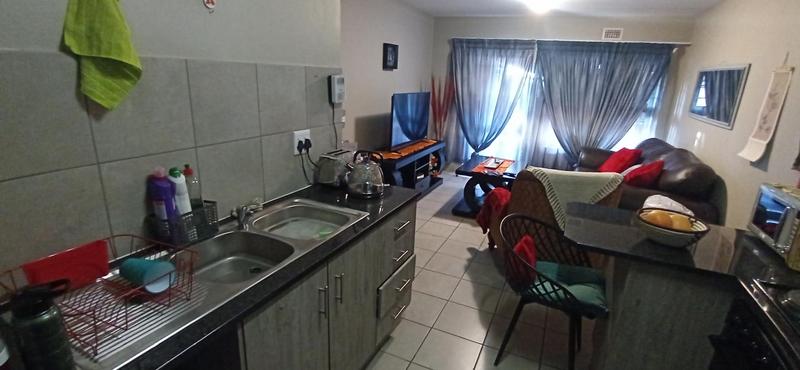 2 Bedroom Property for Sale in La Montagne Gauteng