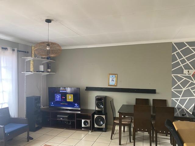 2 Bedroom Property for Sale in Newlands Gauteng