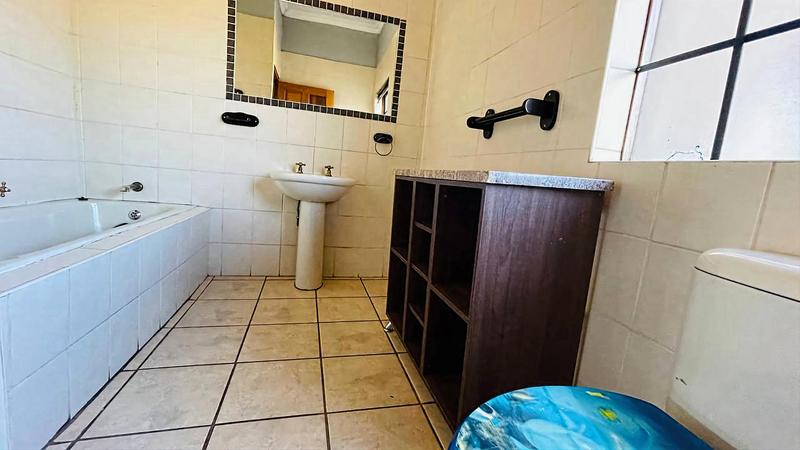 4 Bedroom Property for Sale in Grootfontein Country Estate Gauteng