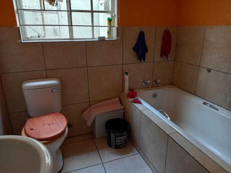 To Let 1 Bedroom Property for Rent in Westdene Gauteng