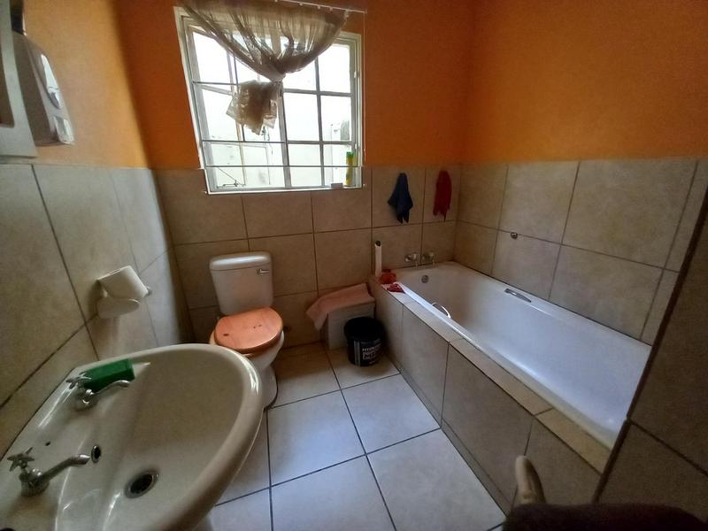 To Let 1 Bedroom Property for Rent in Westdene Gauteng