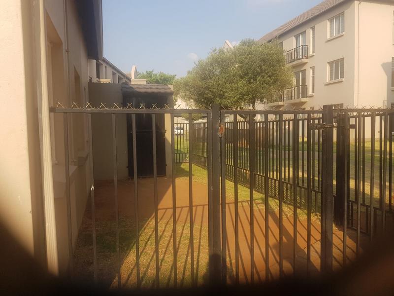 2 Bedroom Property for Sale in Klippoortjie Gauteng
