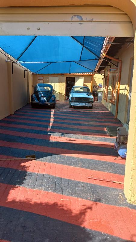 4 Bedroom Property for Sale in Lenasia Gauteng