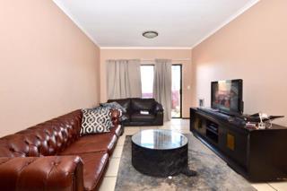 2 Bedroom Property for Sale in Noordwyk Gauteng