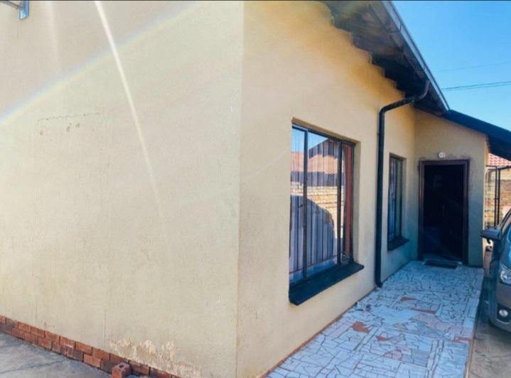 3 Bedroom Property for Sale in Protea Glen Gauteng