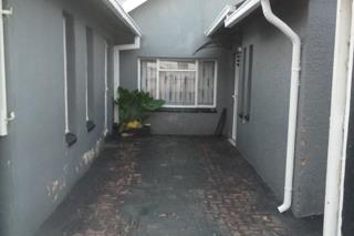 2 Bedroom Property for Sale in Protea Glen Gauteng