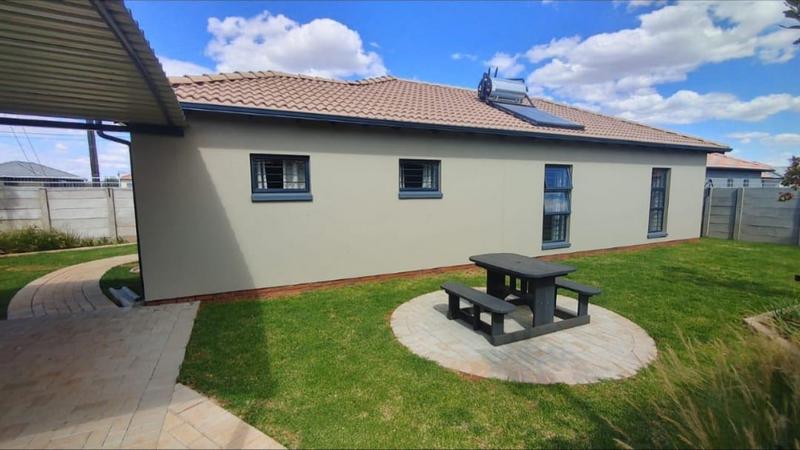 3 Bedroom Property for Sale in Protea Glen Gauteng