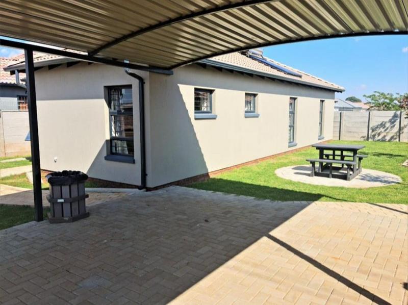 3 Bedroom Property for Sale in Protea Glen Gauteng