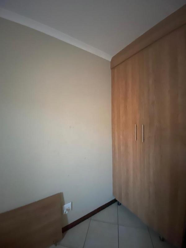 2 Bedroom Property for Sale in Monavoni Gauteng