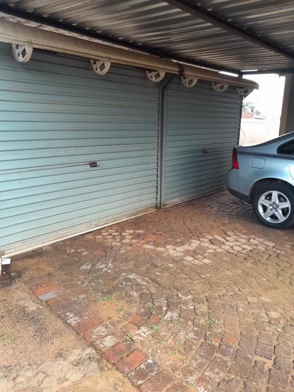 4 Bedroom Property for Sale in Daveyton Gauteng