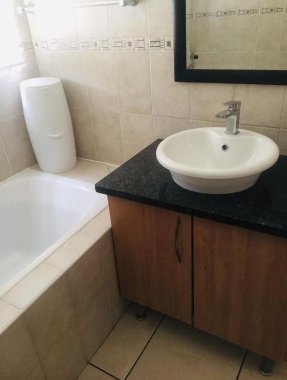 2 Bedroom Property for Sale in Erand Gardens Gauteng