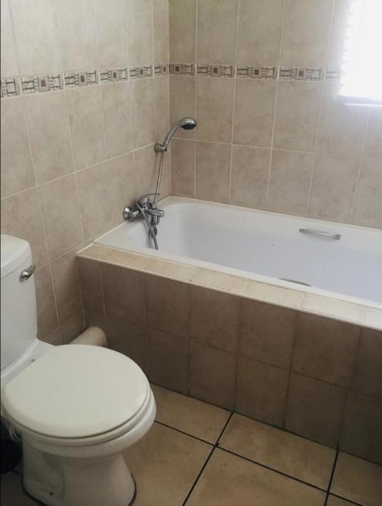 2 Bedroom Property for Sale in Erand Gardens Gauteng