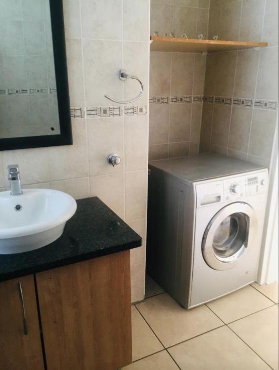 2 Bedroom Property for Sale in Erand Gardens Gauteng