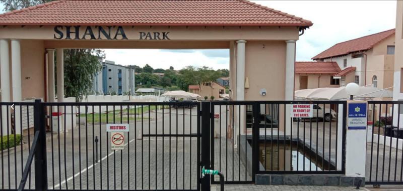 2 Bedroom Property for Sale in Erand Gardens Gauteng