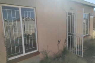 2 Bedroom Property for Sale in Savanna City Gauteng