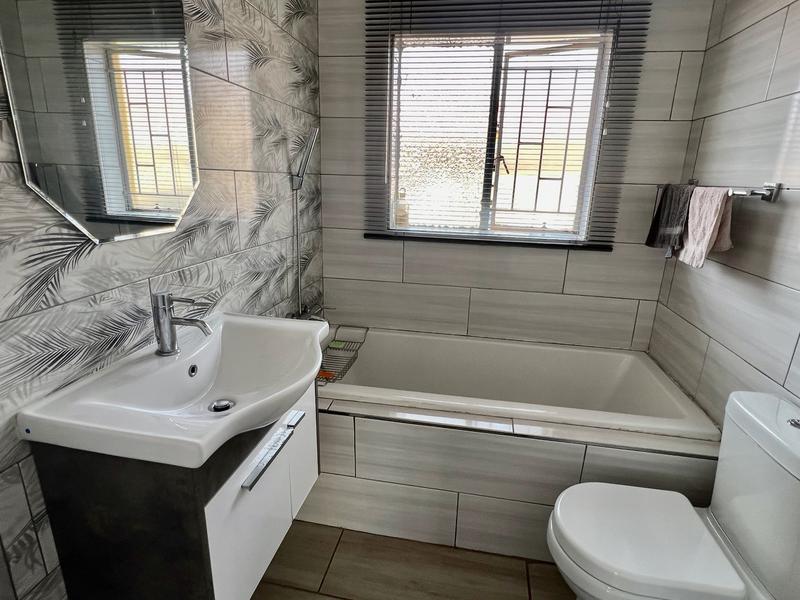 2 Bedroom Property for Sale in Groblerpark Gauteng