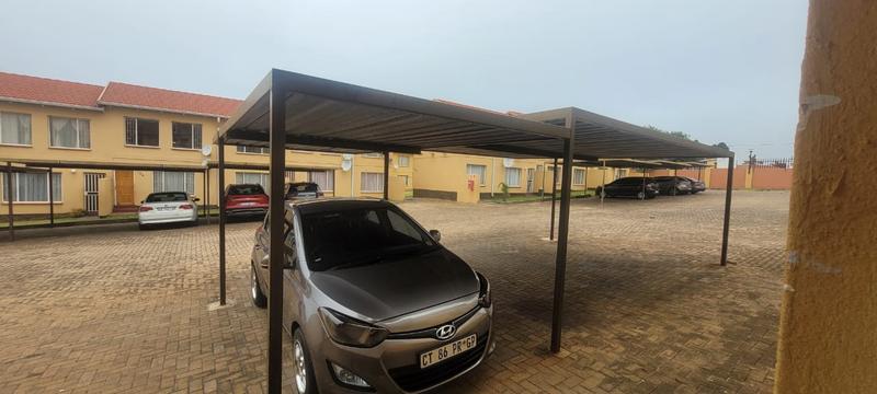 2 Bedroom Property for Sale in Groblerpark Gauteng