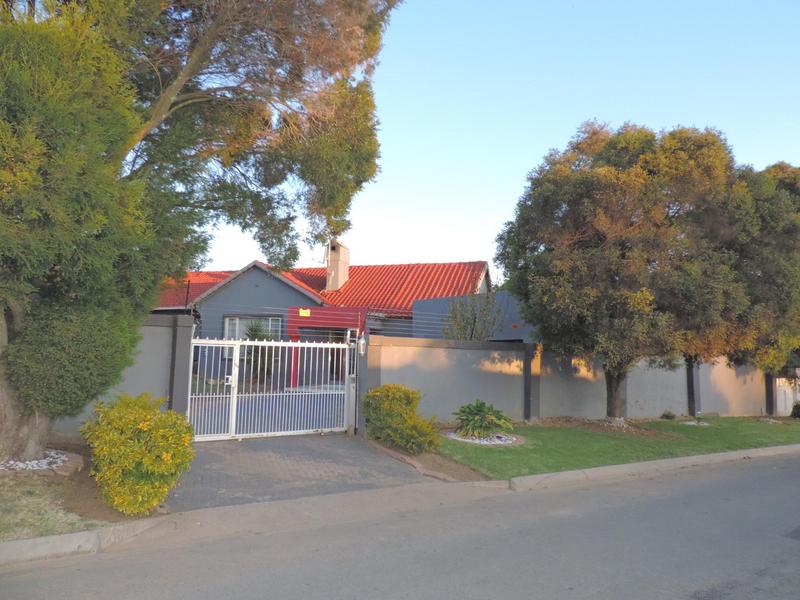 3 Bedroom Property for Sale in Birch Acres Gauteng