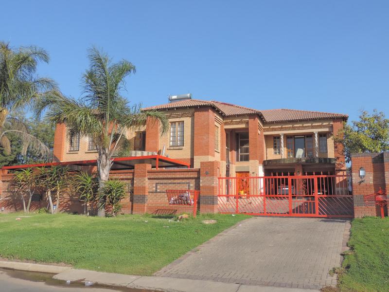 13 Bedroom Property for Sale in Birch Acres Gauteng