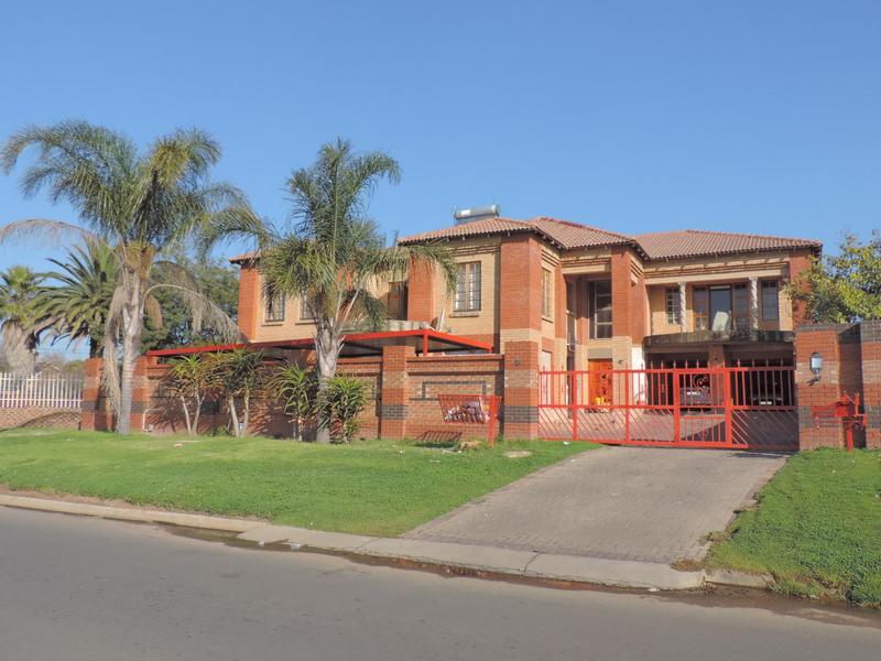 13 Bedroom Property for Sale in Birch Acres Gauteng