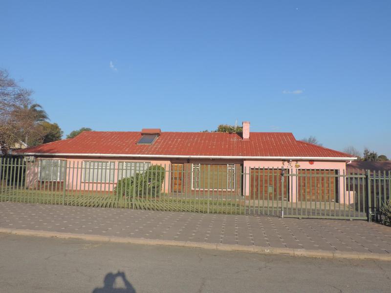 4 Bedroom Property for Sale in Birchleigh Gauteng