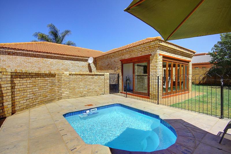 3 Bedroom Property for Sale in Pinehaven Gauteng