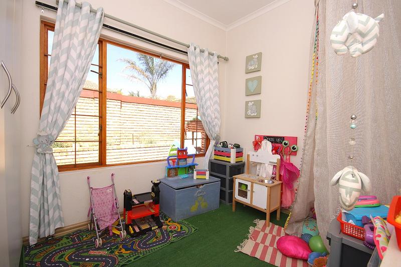 3 Bedroom Property for Sale in Pinehaven Gauteng