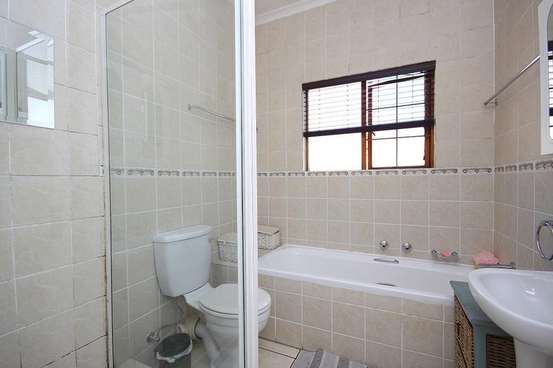 3 Bedroom Property for Sale in Pinehaven Gauteng