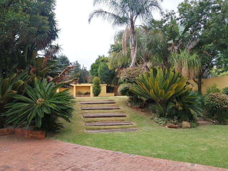 4 Bedroom Property for Sale in Cyrildene Gauteng