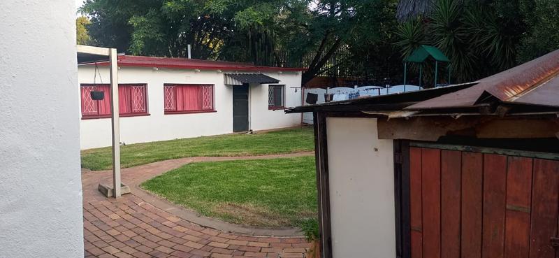 6 Bedroom Property for Sale in Westdene Gauteng