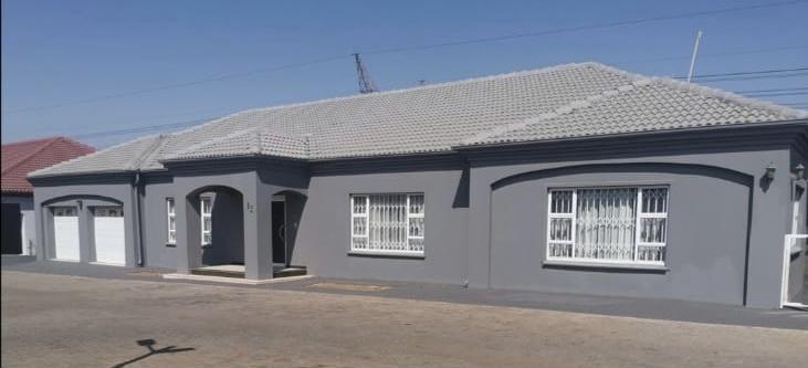 4 Bedroom Property for Sale in Erasmia Gauteng